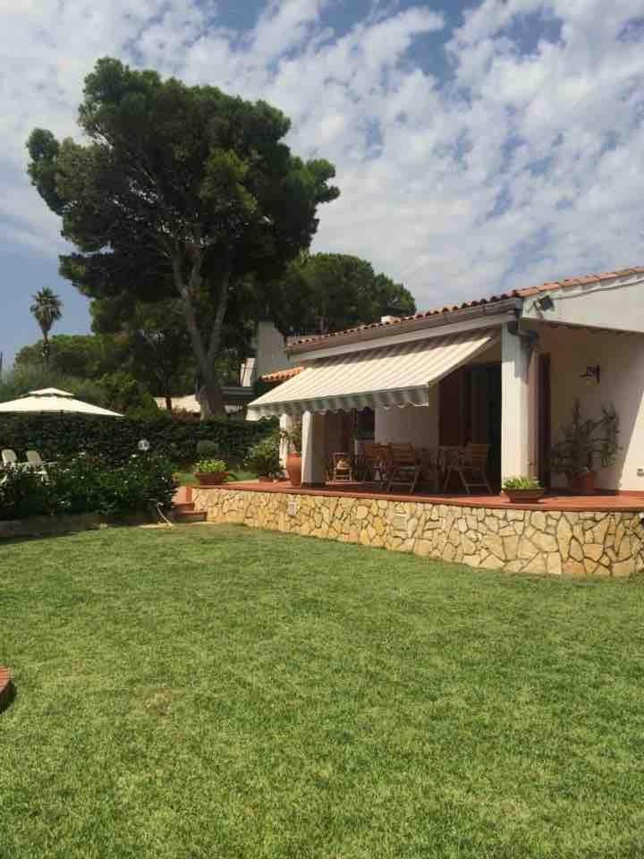 Le Tre Palme Villa Fontane Bianche Exteriör bild